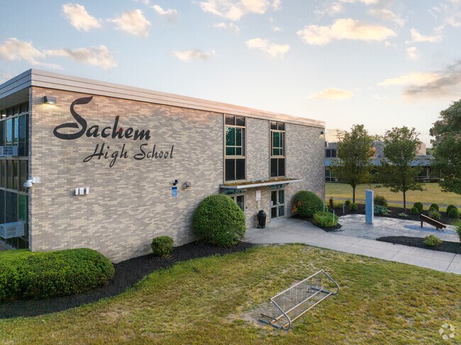 Sachem High School North has 1,923 students in grades 9-12.