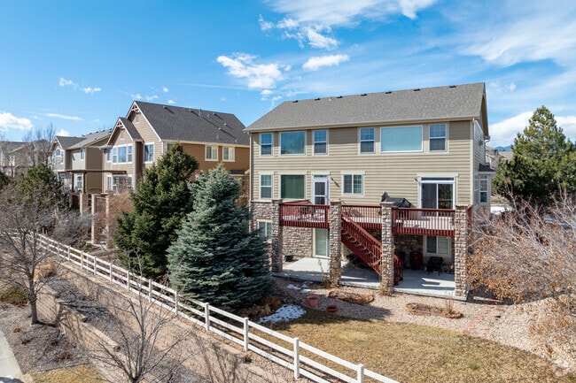 Most housing options in Fairmount are single-family properties, with some condos and townhouses near the north border.