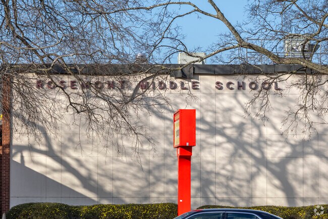 Teachers at Rosemont Middle School employ innovative teaching approaches.