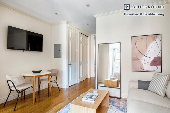 535 Hudson St unit FL3-ID1033, New York, NY 10014 - photo 3