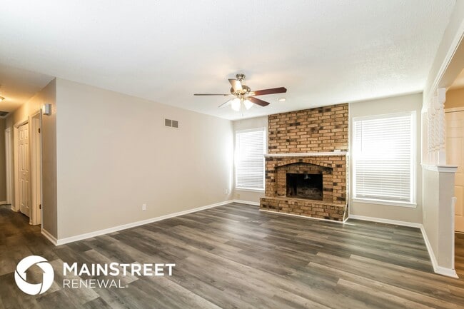 612 Arena Dr, Peculiar, MO 64078 - photo 5