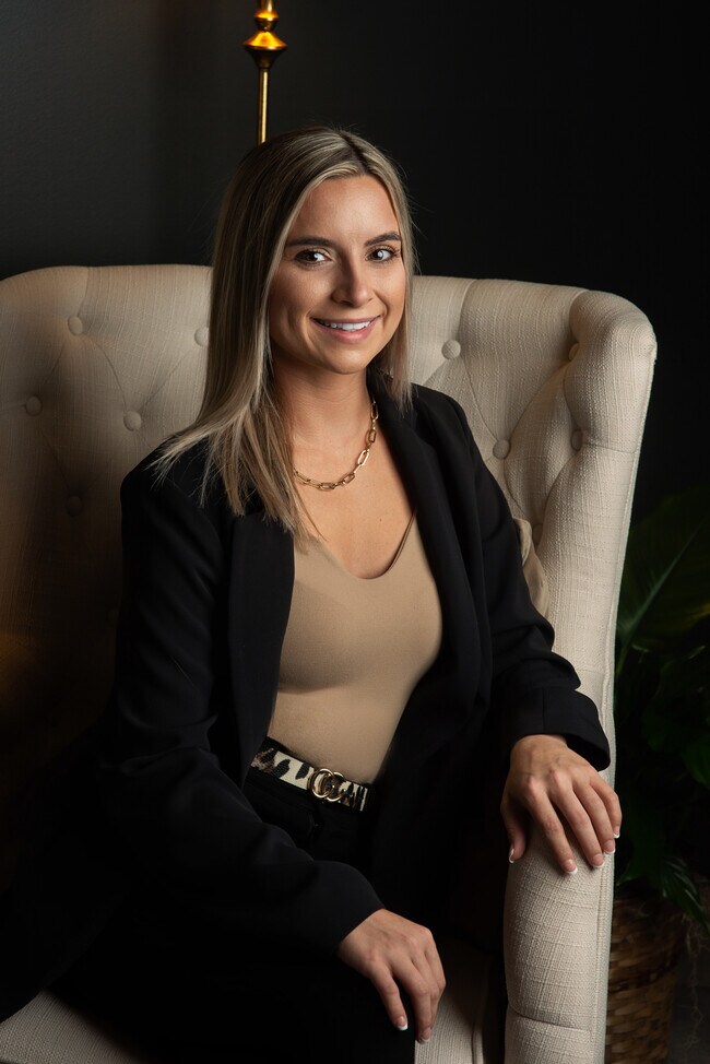 Agent Photo