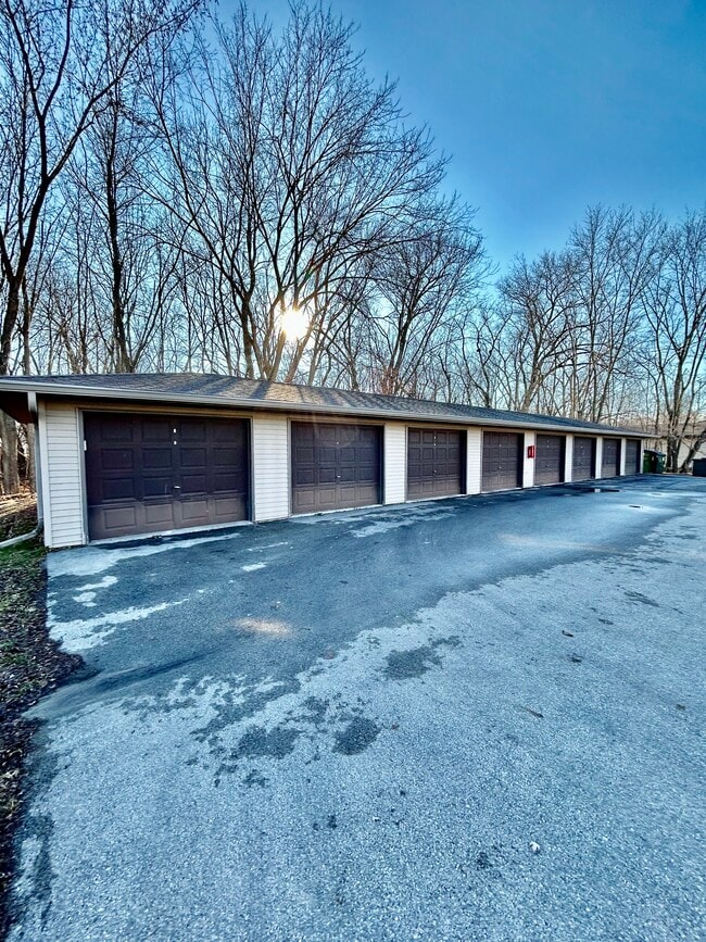 Beacon Ave Apartments, New London, WI 54961 - photo 3