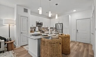 480 Commons Dr, Burleson, TX 76028