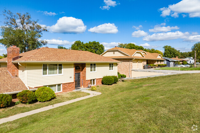 Saddle Hills features an eclectic mix of architecture and style.