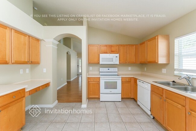 25422 Lexington Oaks Blvd, Wesley Chapel, FL 33544 - photo 6