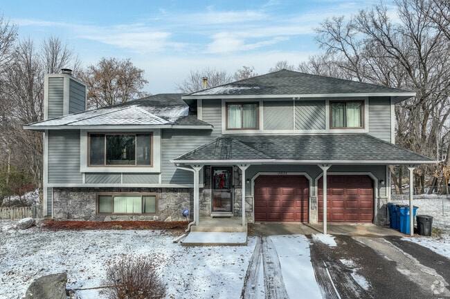 Split level homes from the late 20th century are popular throughout Maple Grove.