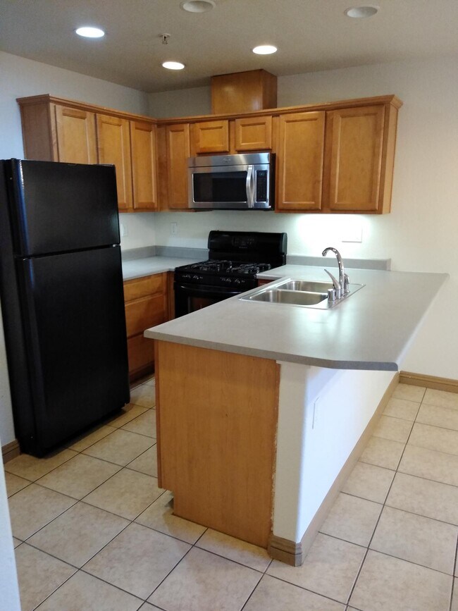 819 H St unit 12 private rm-prv b, Davis, CA 95616 - photo 5