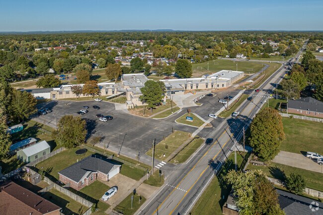 Eastside Elementary School has a student to teacher ratio of 17 to 1.