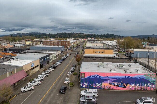 Head down to commerce street in Downtown Longview for boutique shopping and local restaurants.