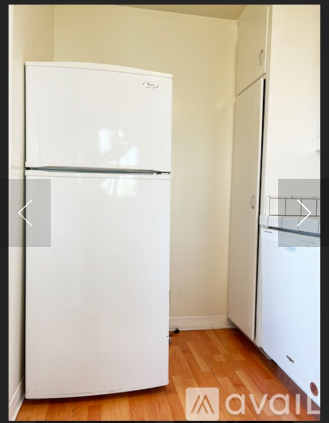 Refrigerator with an ice maker