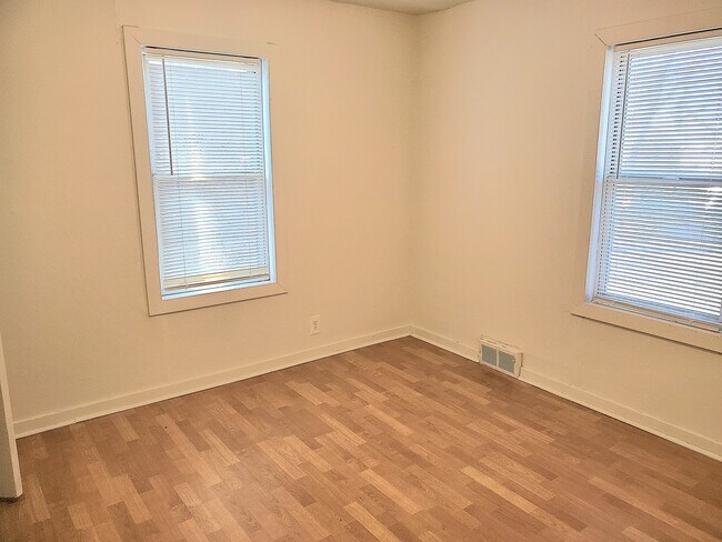 1st Floor bedroom #1 12x10
