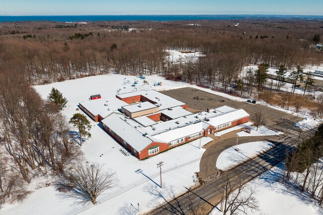 New Haven Elementary in New Haven serves the local town and the county of Oswego.