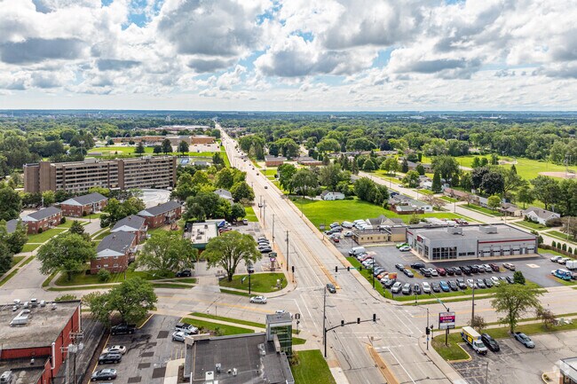 West Mason Street, one of Green Bay’s main throughways, borders Marquette Park to the north.