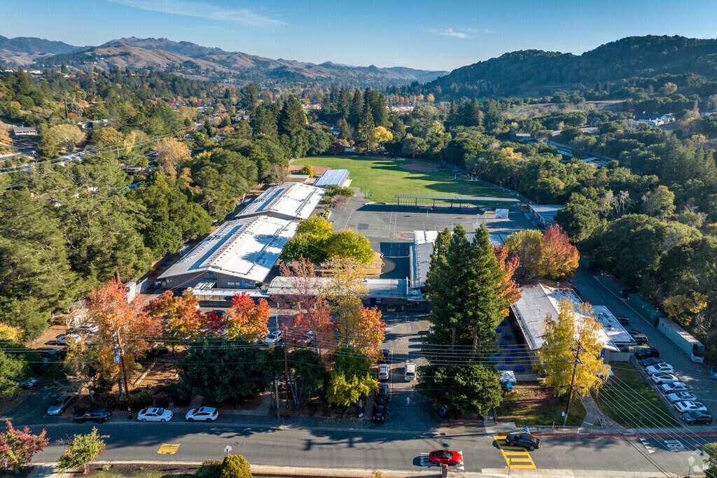 Educational opportunities abound at Del Rey Elementary School.