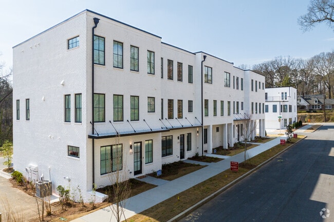 Bolton is experiencing a rise in luxury new build townhomes communities throughout the neigborhood like Whetstone Cove.