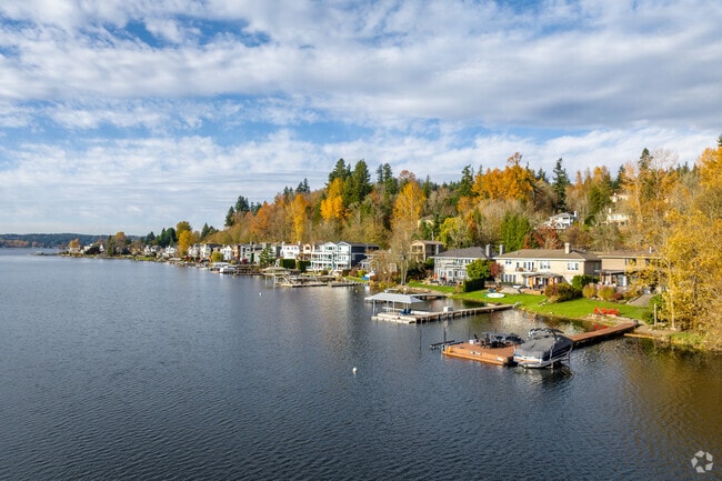 Waterfront properties in the Sahalee neighborhood sit along the shores of Lake Sammamish.