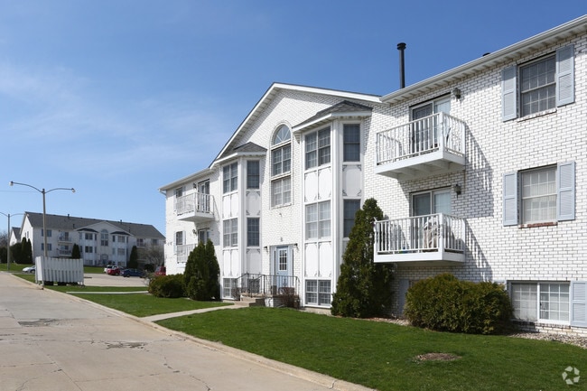 3 Stortz Drive, Bloomington, IL 61701 - photo 3