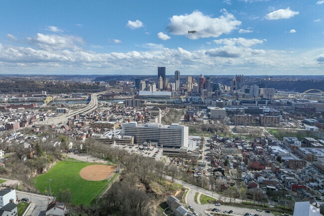 Central Northside is close to Interstate 279 and Route 65.