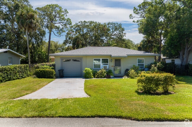 This well-maintained, cute home features pristine landscaping in Central Mainland.