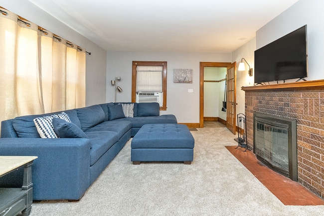 321 W Lapeer St, Lansing, MI 48933 - photo 6