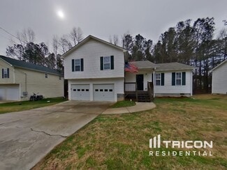 372 River Trace Dr, Villa Rica, GA 30180