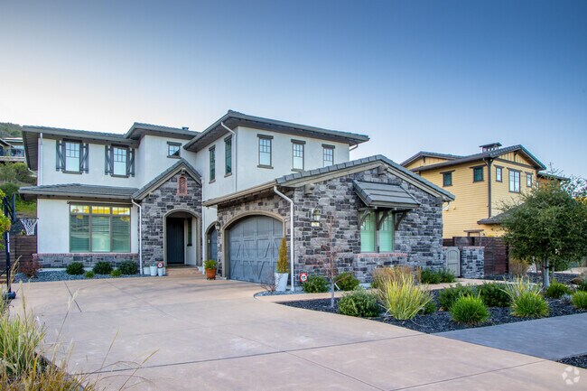 Luxurious 20th-century homes in Wilder speak of opulence and history.