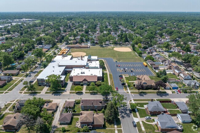 Westchester Middle School is conveniently located in a residential area.