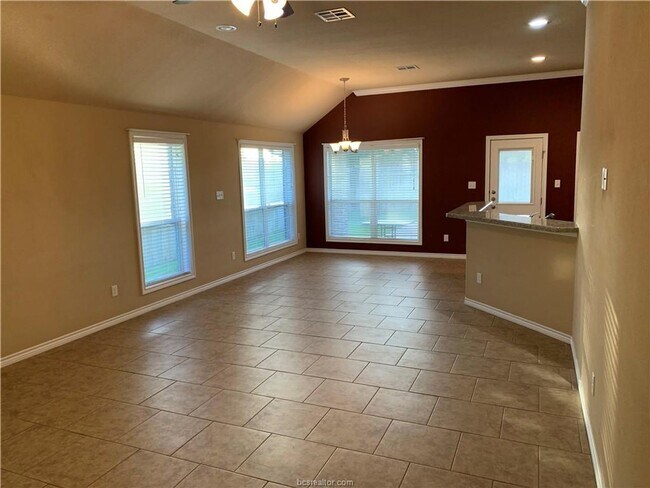 3106 Claremont Dr, College Station, TX 77845 - photo 2