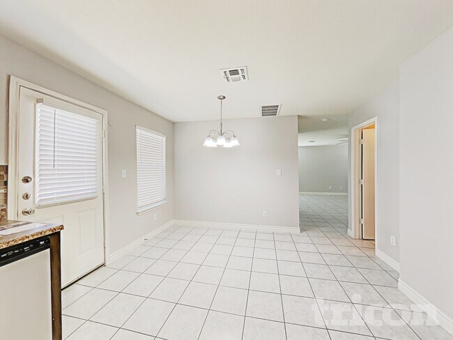 9707 Marbach Bend, San Antonio, TX 78245 - photo 5