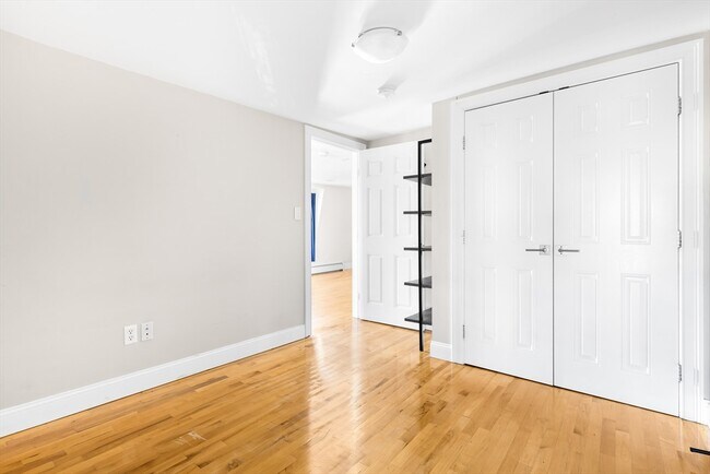 341 Cambridge St unit 3, Cambridge, MA 02141 - photo 4