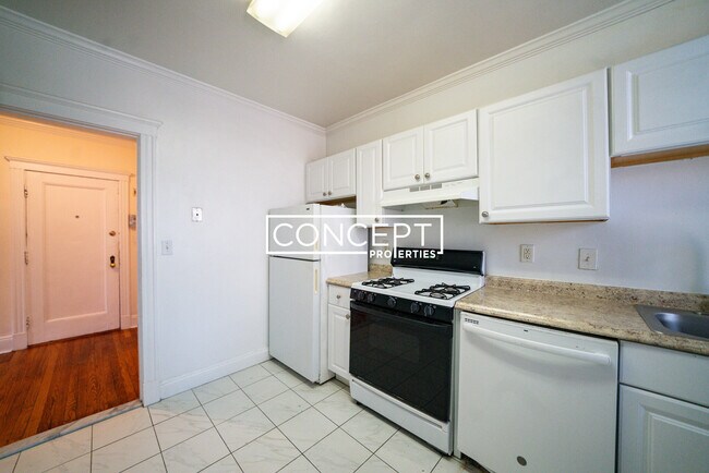 58 Selkirk Rd unit 4, Brighton, MA 02135 - photo 7