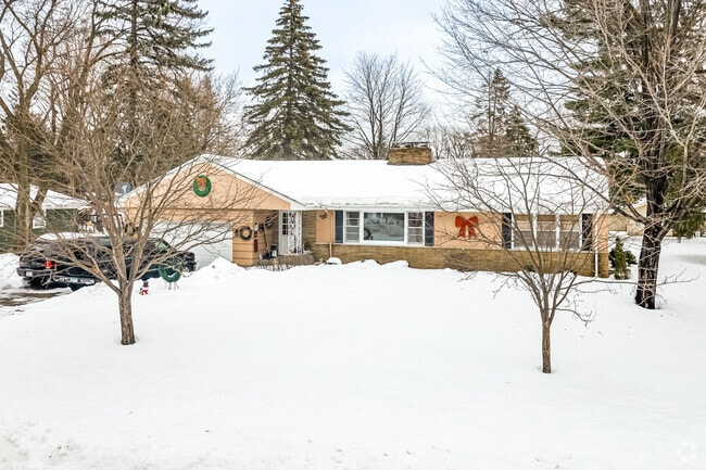 Ranch Homes with an attached garage are in this neighborhood.