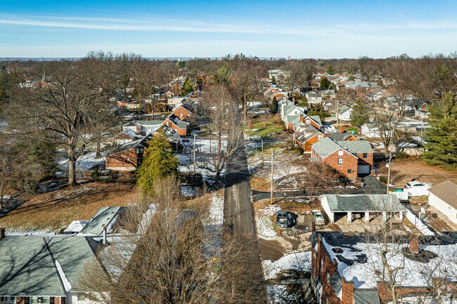 The Audubon Park
neighborhood is full of beautiful scenery and landscapes.