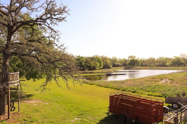 8625 Grassbur Rd unit ID1328052P, Bryan, TX 77808 - photo 6