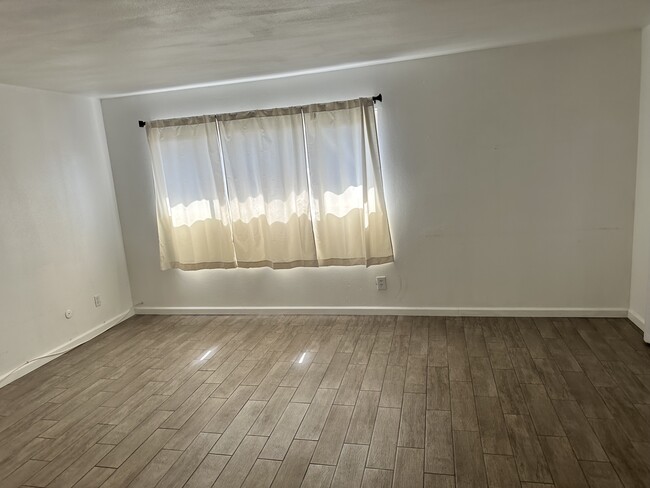 272 E Jackson St unit C, Rialto, CA 92376 - photo 5