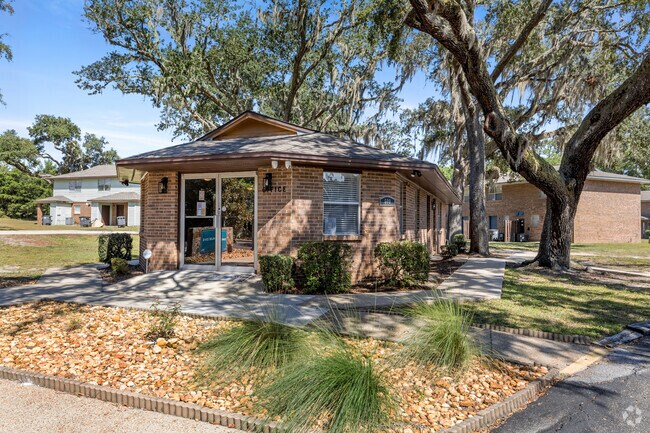 Emerald Cove West, Valparaiso, FL 32580 - photo 6