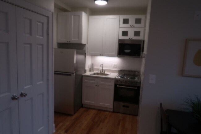 4526 N Sheridan Rd unit 312, Chicago, IL 60640 - photo 2