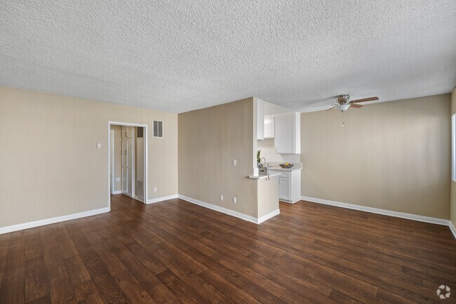 Magnolia Apartments - Your Sherman Oaks Retreat!, Sherman Oaks, CA 91403 - photo 7