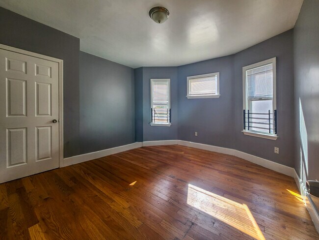 12 Fox St unit 3, Dorchester, MA 02122 - photo 5