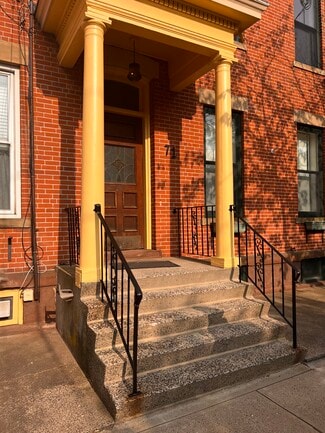 71 Warren St Unit 1 plus bedroom Wooster Sq, New Haven, CT 06511