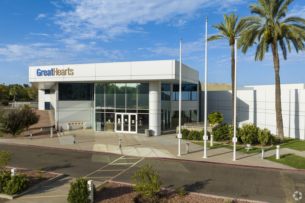 Great Hearts Veritas Prep is a charter school in Phoenix teaching 6th - 12th grades.