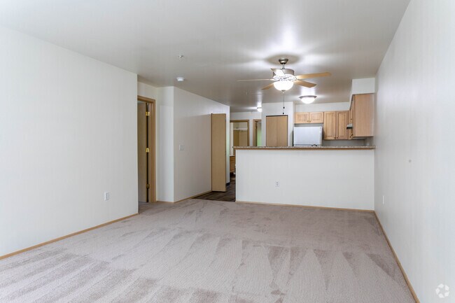 2BR, 2BA - 886 SF