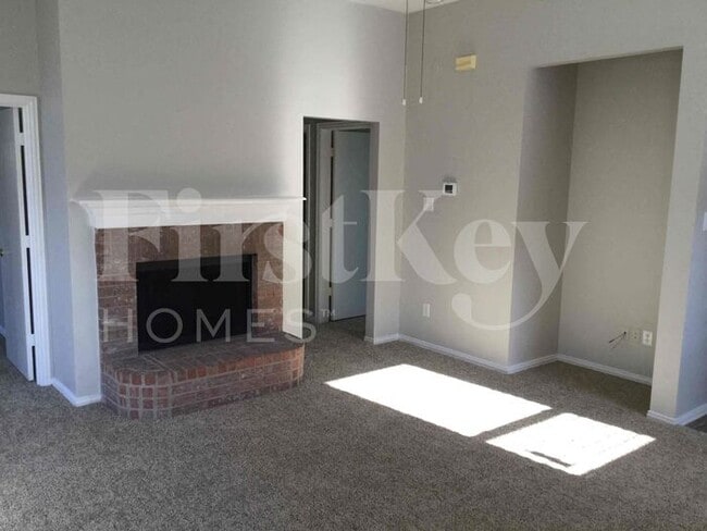 1012 Port Mansfield Dr, Little Elm, TX 75068 - photo 3