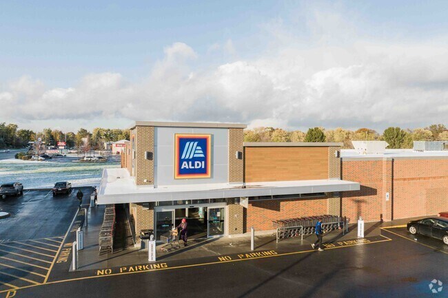 Aldi has a store location in Glenwood offering great food to the local area.