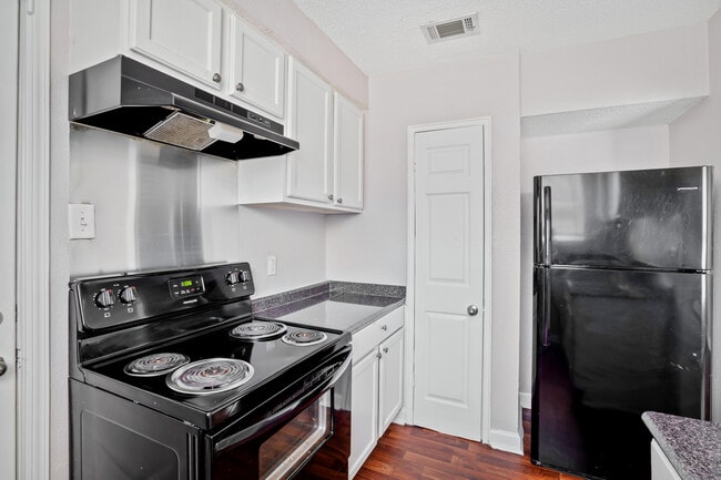 Oak Garden, Chickasaw, AL 36611 - photo 2