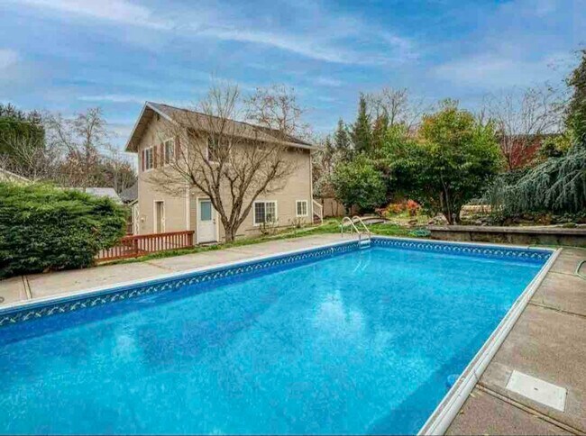 1428 Crown Ave unit ID1337823P, Medford, OR 97504 - photo 6