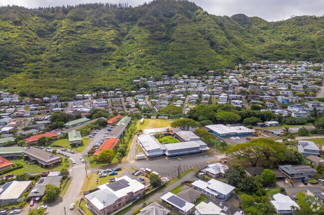Students at Anuenue Elementary School enjoy a vibrant, culturally rich learning environment.