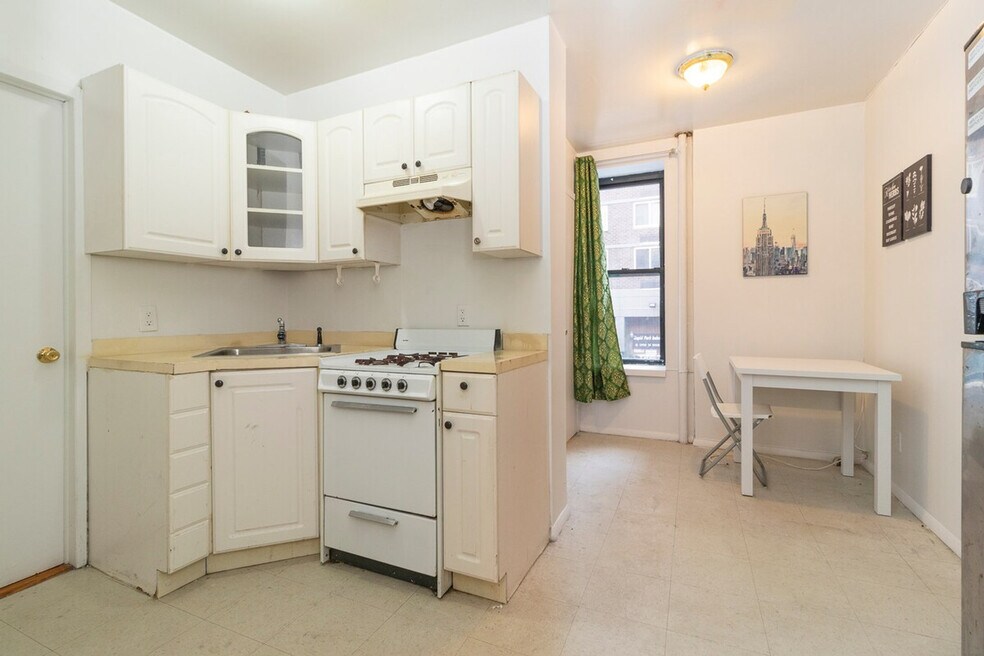 327 E 92nd St unit ID1032048P, New York, NY 10128 - photo 1