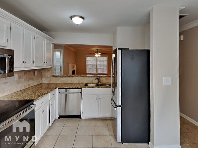 5210 Laurel Bridge Dr SE, Smyrna, GA 30082 - photo 4